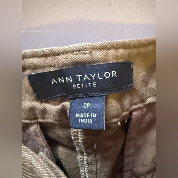 Ann Taylor Petite green  business casual pants pockets buttons comfortable cuff - Picture 7 of 12